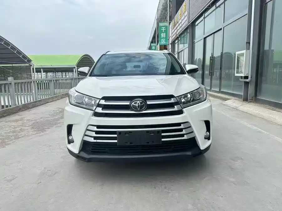 900x675_0_q87_c42_autohomecar__ChxpVWmEJWyAS5BeAAL67jC3mZg260.jpg.webp Used Toyota Highlander 2018 2.0T four-wheel drive luxury version