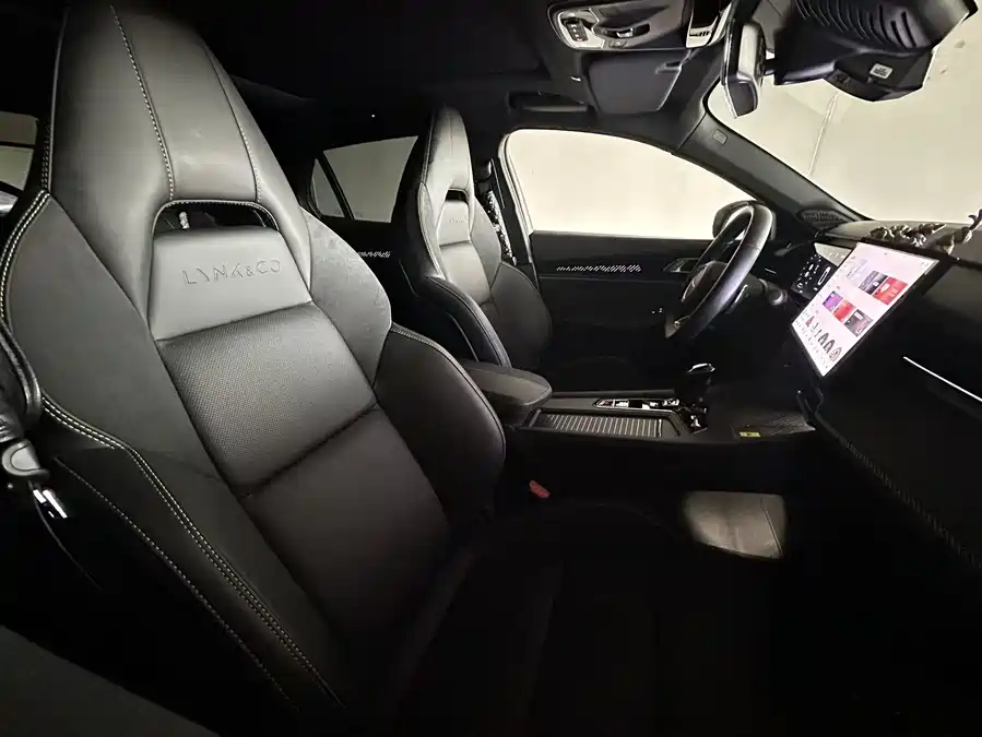 900x675_0_q87_c42_autohomecar__ChxpVWmEpYOAPexGAAKs_-wnHiU831.jpg.webp Used Lynk & Co 03 2023 2.0TD DCT Plus