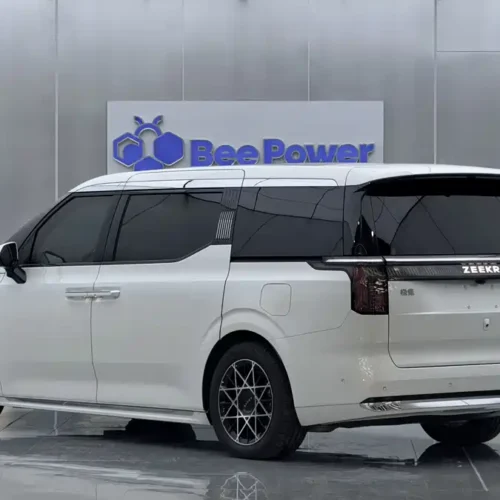 900x675_0_q87_c42_autohomecar__ChxpVWmJRtSAZdYrAALEHO9FJzo481.jpg.webp Used Zeekr 009 2024 seven-seat aisle version four-wheel drive 108kWh