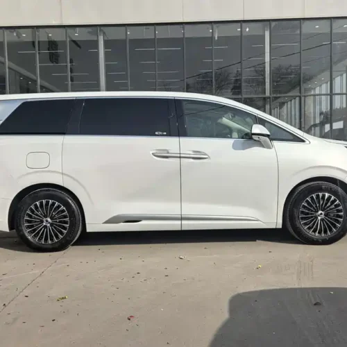 900x675_0_q87_c42_autohomecar__ChxpVWmJkYKAWRPXAAVSBiRfixA048.jpg.webp Used Denza D9 2024 DM-i 980 four-wheel drive premium model