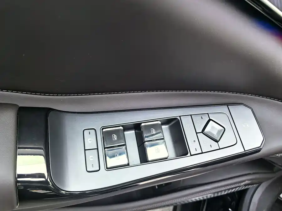 Used Denza Z9 2024 1100km four-wheel drive Max version