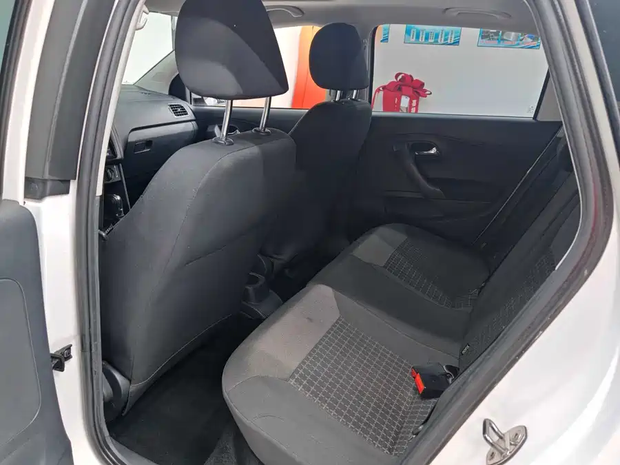 Used Volkswagen Polo 2016 1.6L automatic comfort model