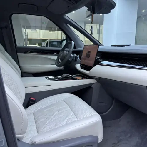 900x675_0_q87_c42_autohomecar__ChxpVWmhTJ-ARlXYAASF0wAKaug983.jpg.webp Used Zeekr 009 2024 seven-seater aisle version 108kWh