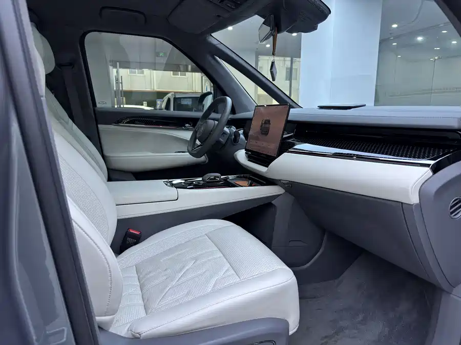 900x675_0_q87_c42_autohomecar__ChxpVWmhTJ-ARlXYAASF0wAKaug983.jpg.webp Used Zeekr 009 2024 seven-seater aisle version 108kWh