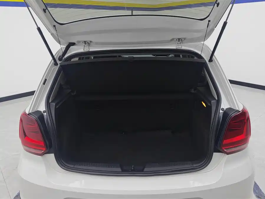 Used Volkswagen Polo 2016 1.4L automatic fashion model