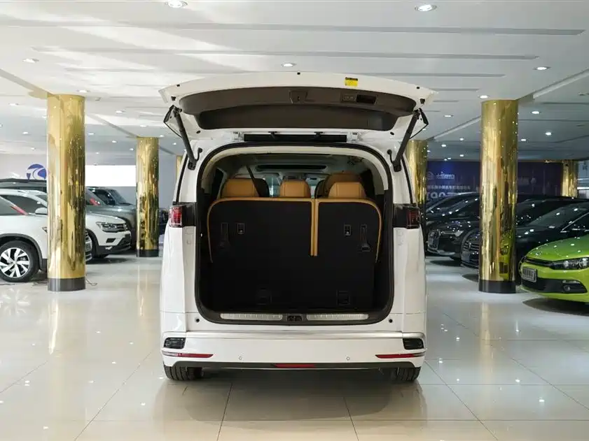 900x675_0_q87_c42_autohomecar__ChxpVWmiP36AEoKlAAFybfzP42g559.jpg.webp Used Denza D9 2024 DM-i 980 four-wheel drive flagship model