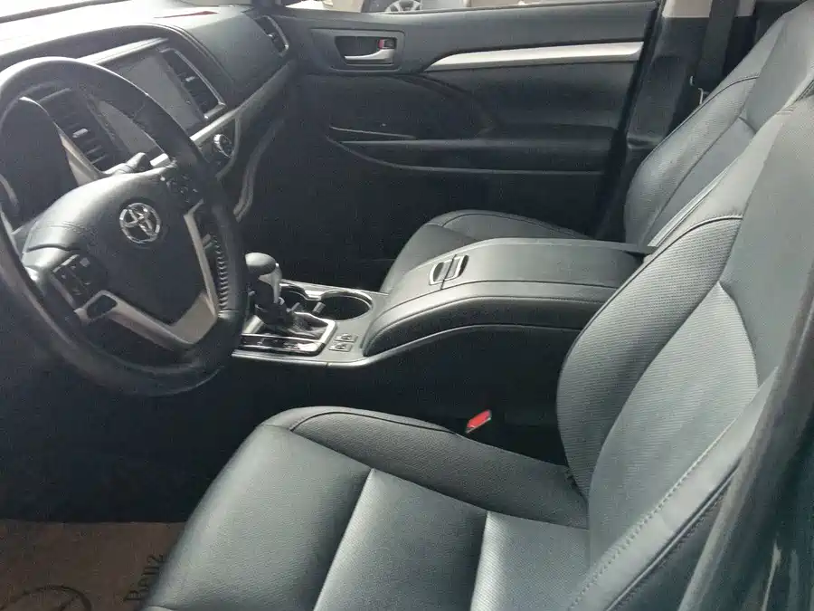 Used Toyota Highlander 2018 2.0T four-wheel drive luxury version 7 seats National V