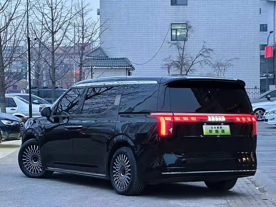 Used Zeekr 009 2024 six-seat executive version four-wheel drive 108kWh