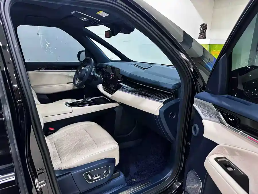 Used Zeekr 009 2024 six-seat executive version four-wheel drive 108kWh