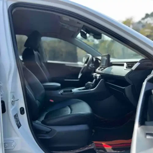 900x675_0_q87_c42_autohomecar__ChxpVWmjBluAY4T1AAWfu_Lx36g673.jpg.webp Used Toyota RAV4 Rongfang 2023 2.0L CVT two-wheel drive urban version