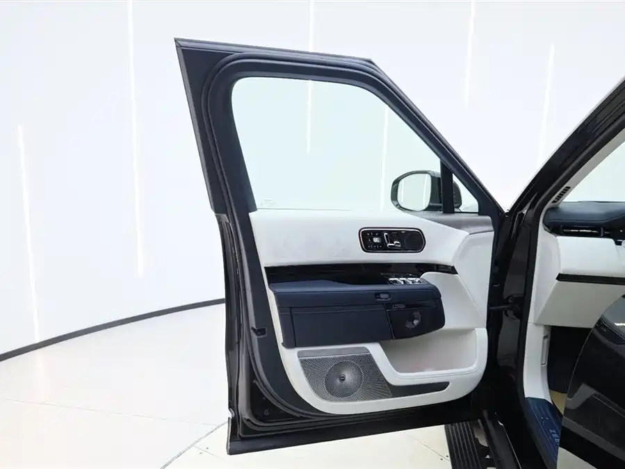 900x675_0_q87_c42_autohomecar__ChxpVWmlUkeADMSOAAEWMMwGaAs567.jpg.webp Used Zeekr 9X 2025 Hyper Edition 70kWh