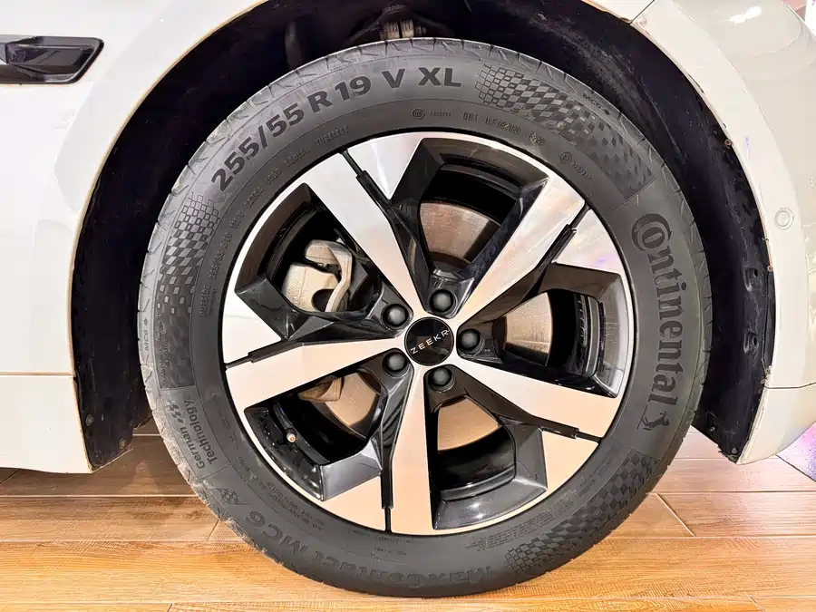 900x675_0_q87_c42_autohomecar__ChxpVWmldyuALNIRAAqBV_fWaEg369.jpg.webp Used Zeekr 001 2022 model super long battery life single motor WE version