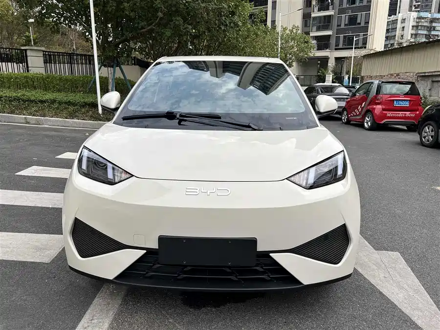 900x675_0_q87_c42_autohomecar__ChxpVWmm0XyAakB1AAL9EqKOnNc718.jpg.webp Used BYD Seagull 2025 305km active version