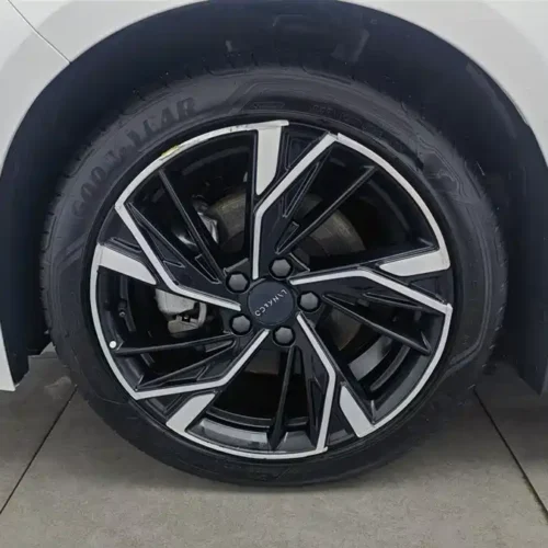 900x675_0_q87_c42_autohomecar__ChxpVWmmPFSAWJqIAAGz-8A4zI935.jpg.webp Used Lynk & Co 03 2023 2.0TD DCT Pro
