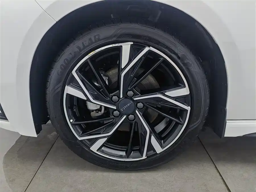 900x675_0_q87_c42_autohomecar__ChxpVWmmPFSAWJqIAAGz-8A4zI935.jpg.webp Used Lynk & Co 03 2023 2.0TD DCT Pro