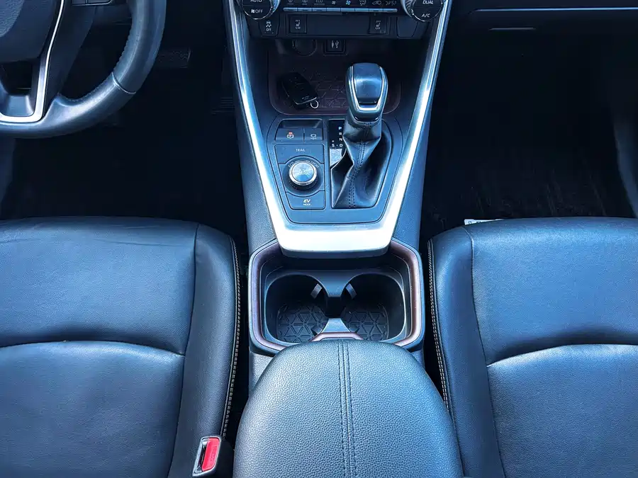 Used Toyota RAV4 Rongfang 2021 dual-engine 2.5L E-CVT four-wheel drive flagship version