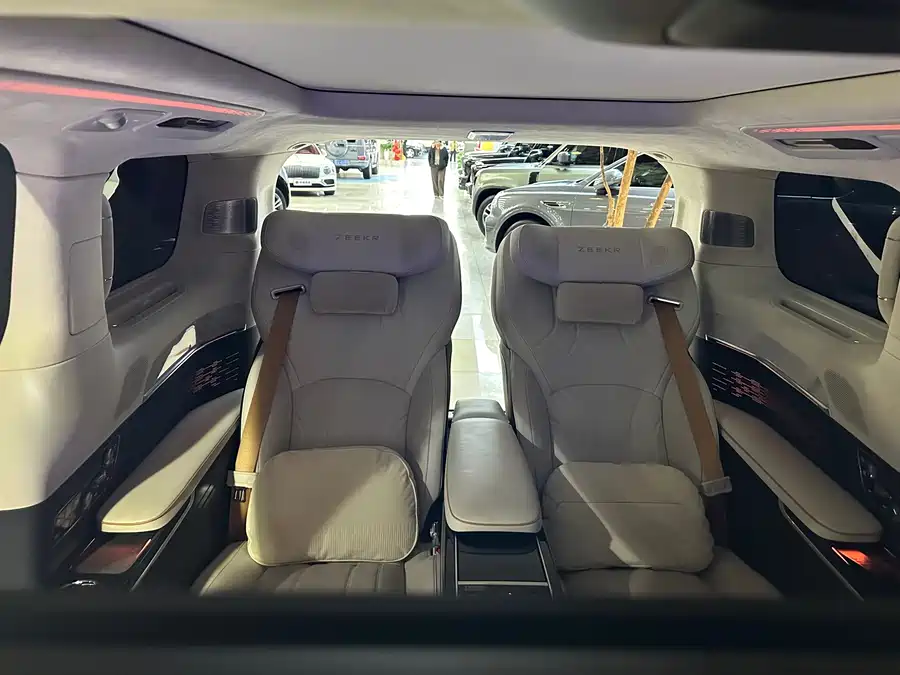 900x675_0_q87_c42_autohomecar__ChxpVWmn96KAfvFrAAdquXW9B4E473.jpg.webp Used Zeekr 009 2024 Model Glory