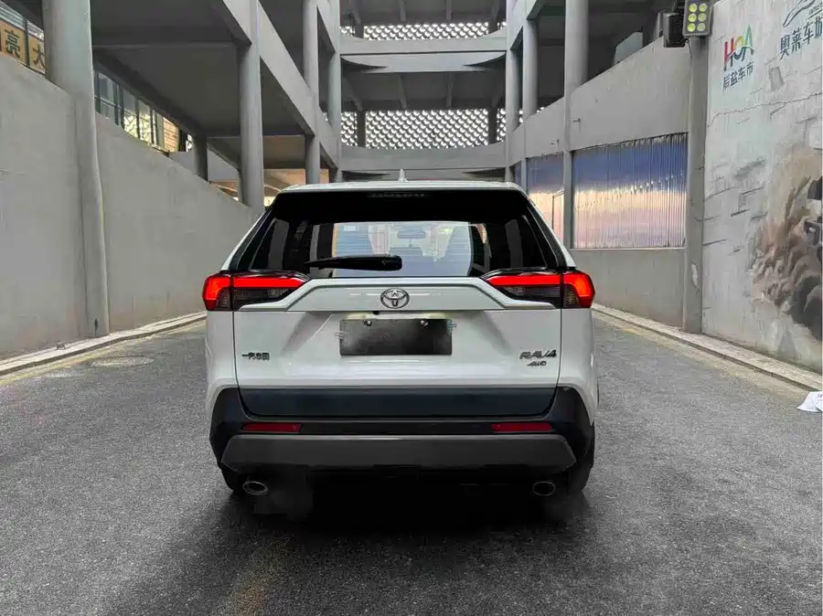 Used Toyota RAV4 Rongfang 2020 2.0L CVT four-wheel drive fashion version