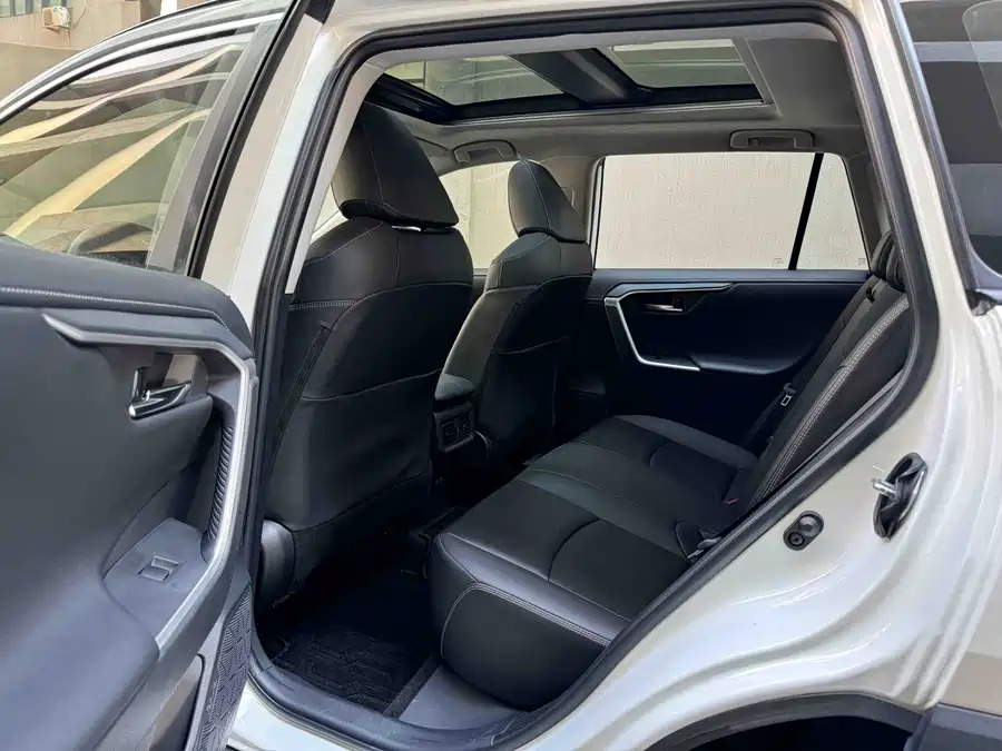 Used Toyota RAV4 Rongfang 2020 2.0L CVT four-wheel drive premium version