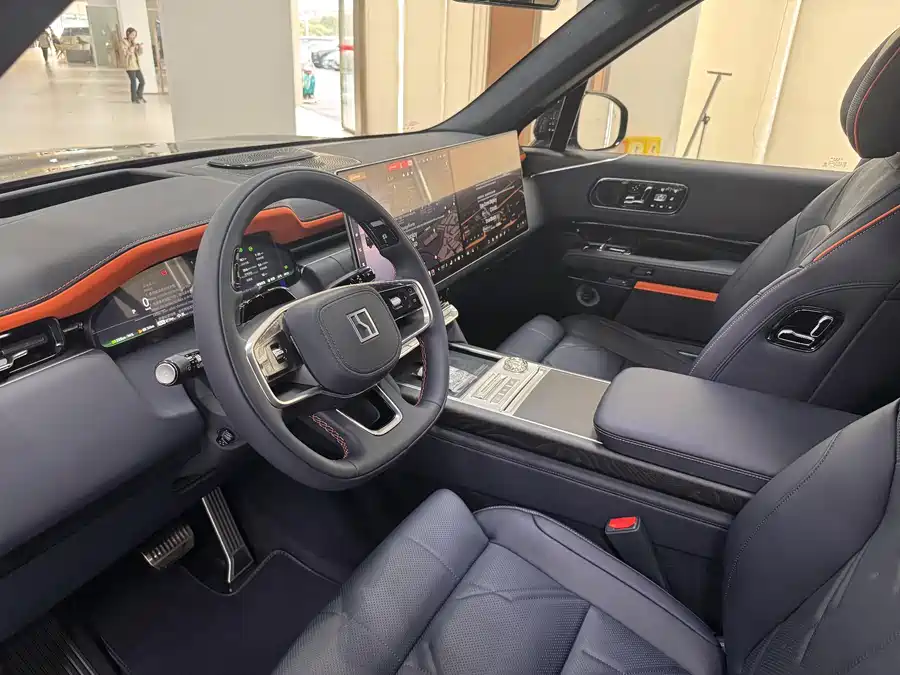 900x675_0_q87_c42_autohomecar__ChxpVWmqUo6AeiQuAAVIjB6sBb4385.jpg.webp Used Zeekr 9X 2025 Yao Black Edition 70kWh