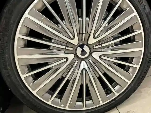 Used Denza Z9 2024 1100km four-wheel drive Ultra version