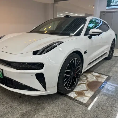 900x675_0_q87_c42_autohomecar__ChxpVWmrhsGAcG5wAAqX-Abjkys959.jpg.webp Used Zeekr 001 2025 YOU version 100kWh four-wheel drive