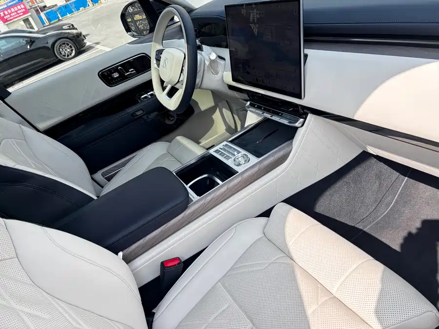 900x675_0_q87_c42_autohomecar__ChxpVWmry5GATWNRAAnEzV7pRSs169.jpg.webp Used Zeekr 9X 2025 Max version 55kWh