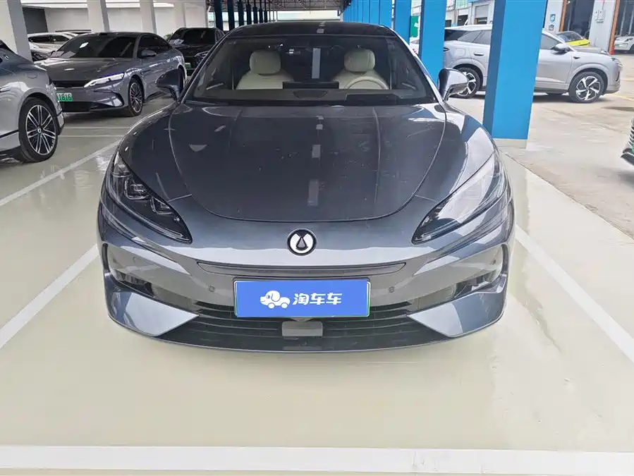 Used Denza Z9 2024 1100km four-wheel drive Ultra version