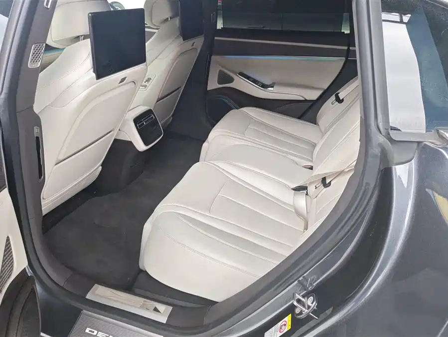 Used Denza Z9 2024 1100km four-wheel drive Ultra version