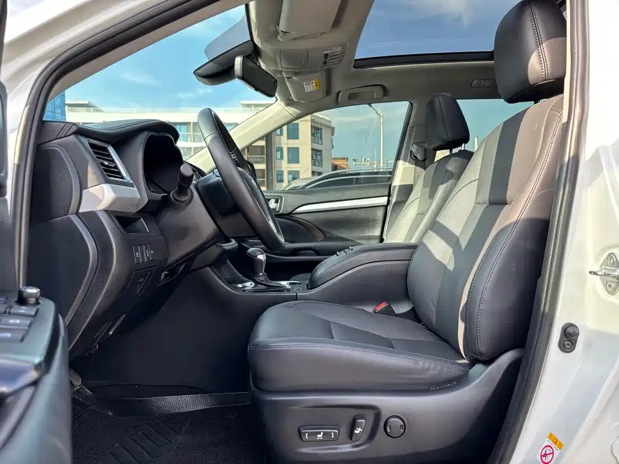 Used Toyota Highlander 2018 2.0T four-wheel drive luxury version