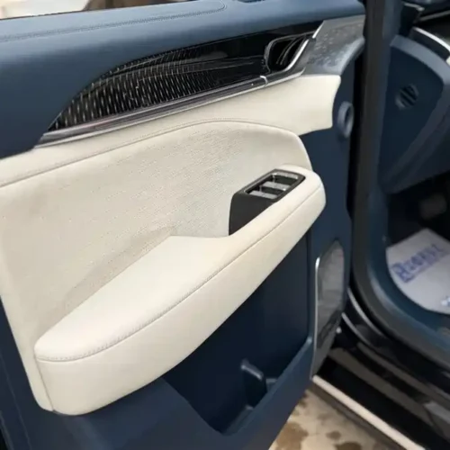 900x675_0_q87_c42_autohomecar__ChxpVWmuiViAYiX0AAFYRo5G1pA863.jpg.webp Used Zeekr 009 2024 six-seat executive version four-wheel drive 108kWh