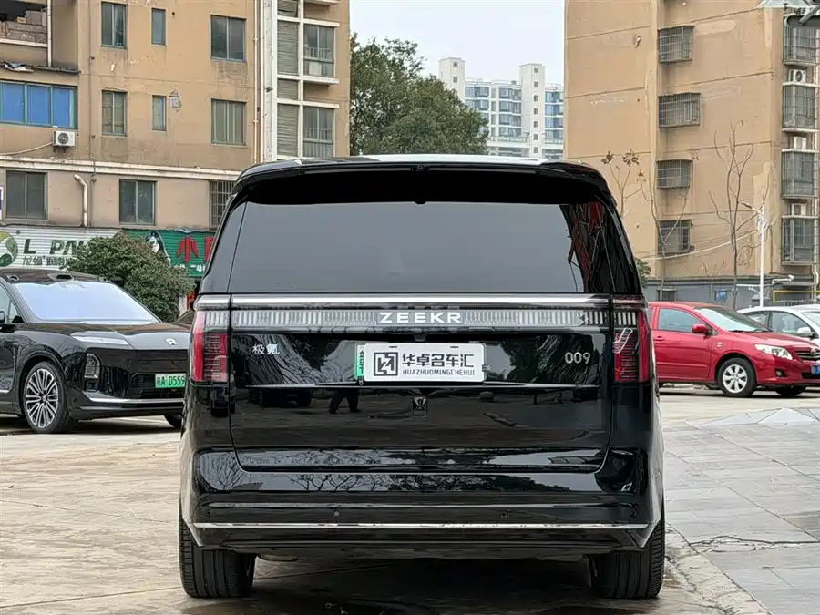 900x675_0_q87_c42_autohomecar__ChxpVWmuiVqAMgEYAAKjnN6lmaM667.jpg.webp Used Zeekr 009 2024 six-seat executive version four-wheel drive 108kWh