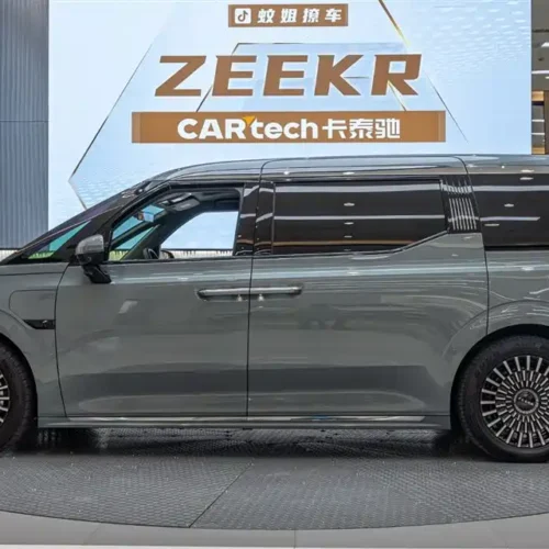 900x675_0_q87_c42_autohomecar__ChxpVWmvdLeAYHWHAAHQpWzSxsw050.jpg.webp Used Zeekr 009 2024 seven-seater aisle version 108kWh