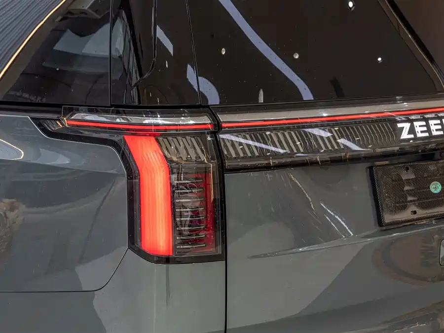 900x675_0_q87_c42_autohomecar__ChxpVWmvdLiATo8KAAGReXzaqJw079.jpg.webp Used Zeekr 009 2024 seven-seater aisle version 108kWh