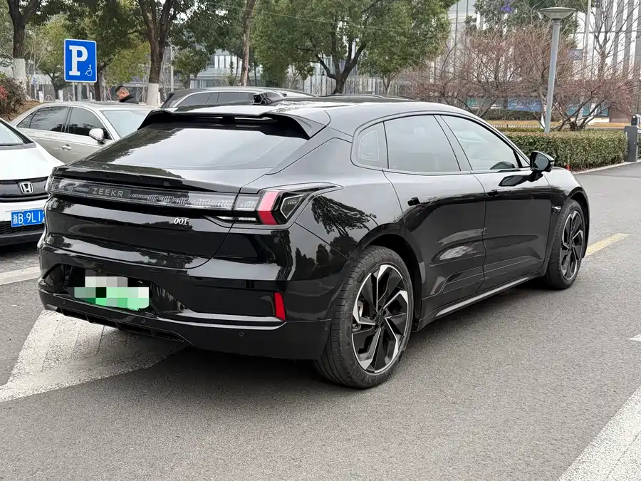 900x675_0_q87_c42_autohomecar__ChxpVWmvtcSAFp6JAA0t9-PtMaQ973.jpg.webp Used Zeekr 001 2023 WE version 100kWh