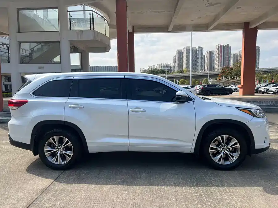 Used Toyota Highlander 2021 2.0T two-wheel drive elite version 5 seats