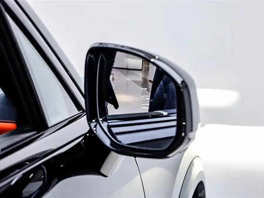 900x675_0_q87_c42_autohomecar__ChxpVWmw4OaAbERrAAEN68Fux7Y037.jpg.webp Used Zeekr 9X 2025 Yao Black Edition 70kWh
