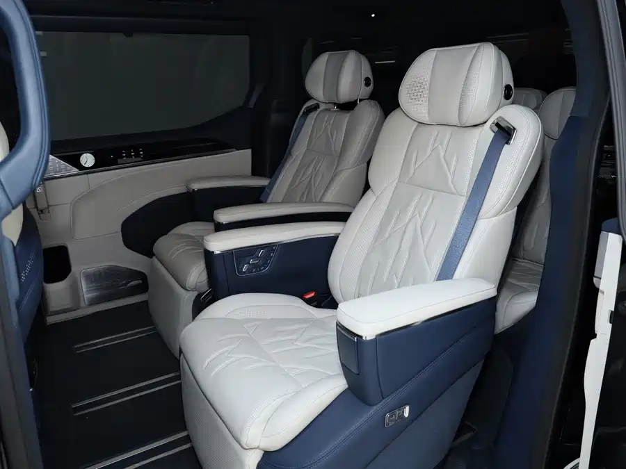 900x675_0_q87_c42_autohomecar__ChxpVWmwM46AC3yMAAdpyd0xKMg408.jpg.webp Used Zeekr 009 2024 seven-seat aisle version four-wheel drive 108kWh