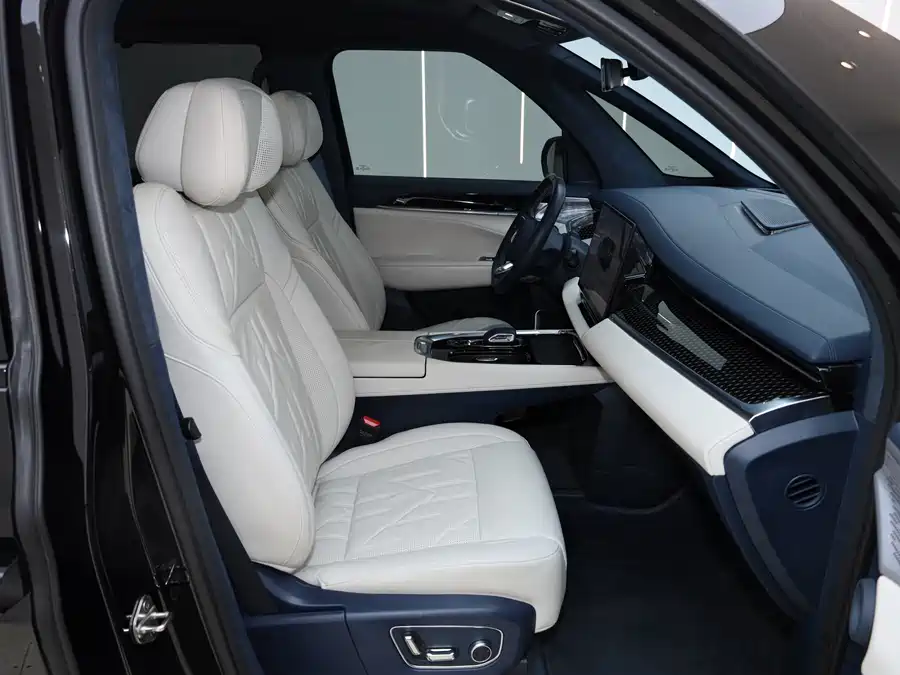 900x675_0_q87_c42_autohomecar__ChxpVWmwM5KAMKBuAAc4qZHSgJg824.jpg.webp Used Zeekr 009 2024 seven-seat aisle version four-wheel drive 108kWh