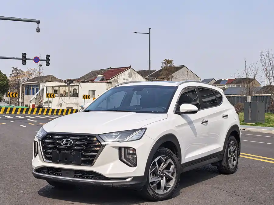 900x675_0_q87_c42_autohomecar__ChxpVWmxEs6AHfInAAbL-MmPoLo582.jpg.webp Used Hyundai Tucson 2020 280TGDi 2WD GLS Smart Connected Edition National VI