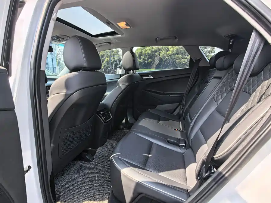 900x675_0_q87_c42_autohomecar__ChxpVWmxEtKAAr7WAAajGLWjSxc789.jpg.webp Used Hyundai Tucson 2020 280TGDi 2WD GLS Smart Connected Edition National VI