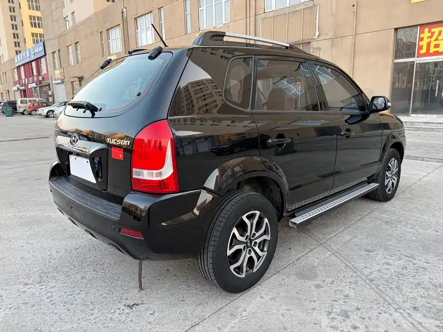 Used Hyundai Tucson 2013 2.0L automatic two-wheel drive comfort model