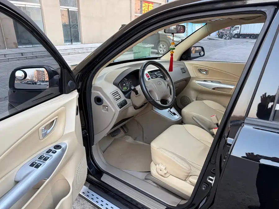 Used Hyundai Tucson 2013 2.0L automatic two-wheel drive comfort model