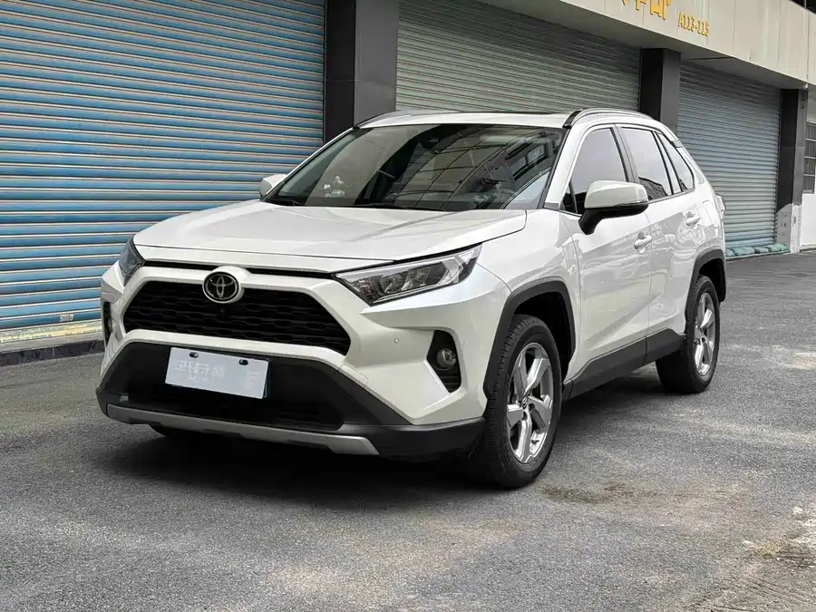 Used Toyota RAV4 Rongfang 2020 2.0L CVT four-wheel drive fashion version