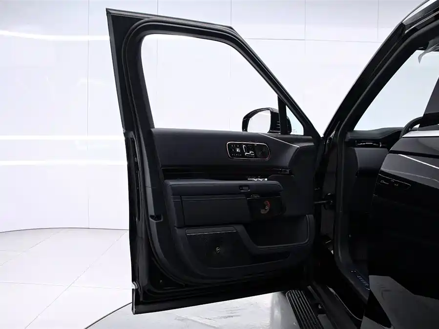 900x675_0_q87_c42_autohomecar__ChxpVWmybuOAVelNAAEeT70LFm4421.jpg.webp Used Zeekr 9X 2025 Hyper Edition 70kWh