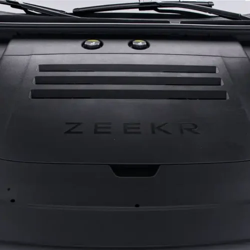 900x675_0_q87_c42_autohomecar__ChxpVWmybuSASp_1AAFSeSj0o1I402.jpg.webp Used Zeekr 9X 2025 Hyper Edition 70kWh
