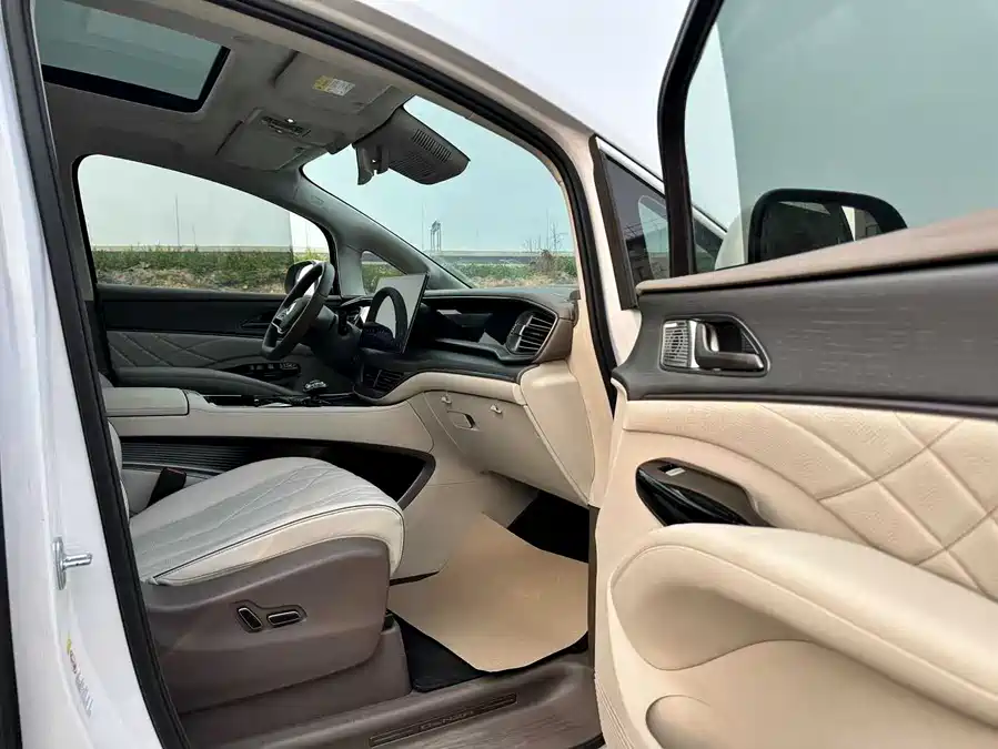 900x675_0_q87_c42_autohomecar__ChxpVWmzkruAXgu4AAJc5bnCqBo899.jpg.webp Used Denza D9 2022 DM-i 970 four-wheel drive flagship model