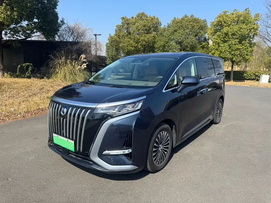 Used Denza D9 2022 EV 600 four-wheel drive flagship model