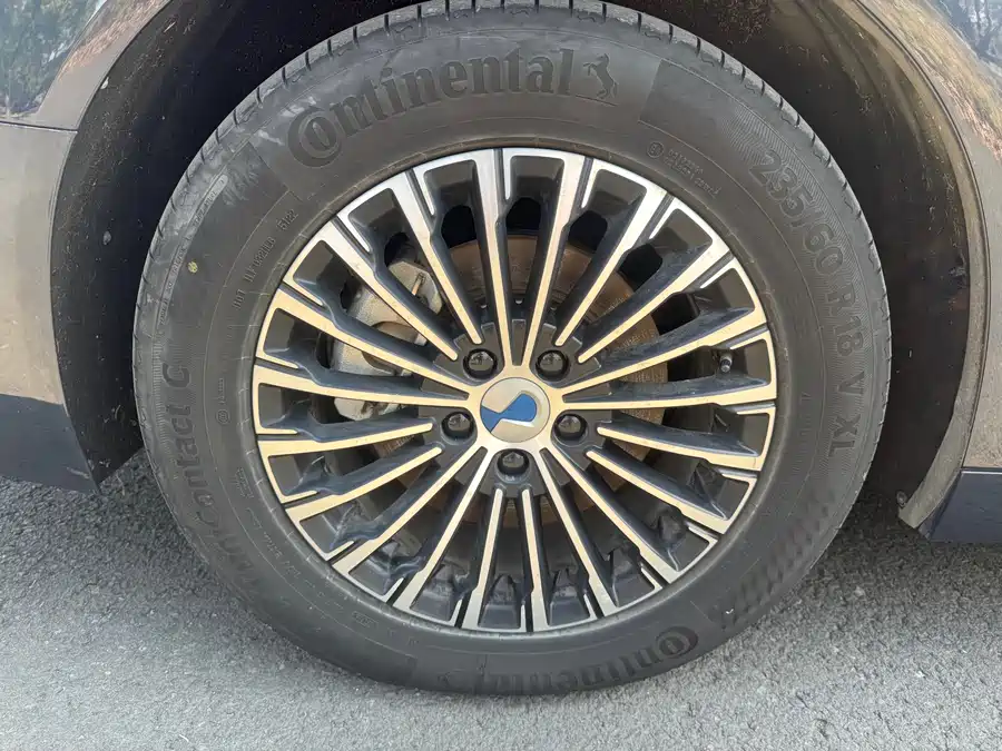 Used Denza D9 2022 EV 600 four-wheel drive flagship model