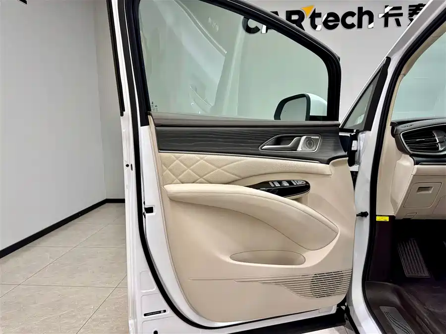 Used Denza D9 2024 DM-i 980 four-wheel drive flagship model